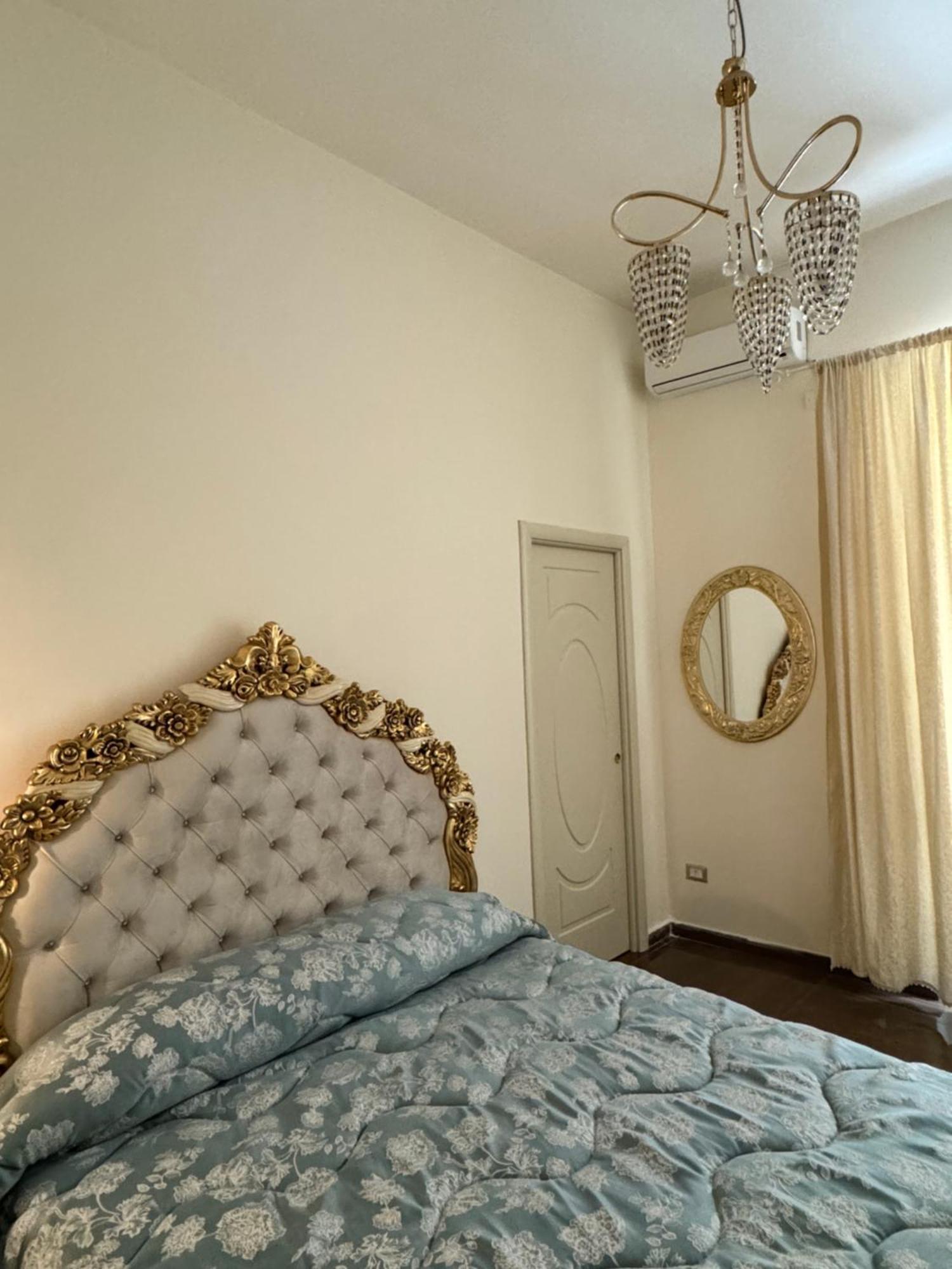 Beb Mariafrancesca Bed & Breakfast เนเปิลส์ ภายนอก รูปภาพ