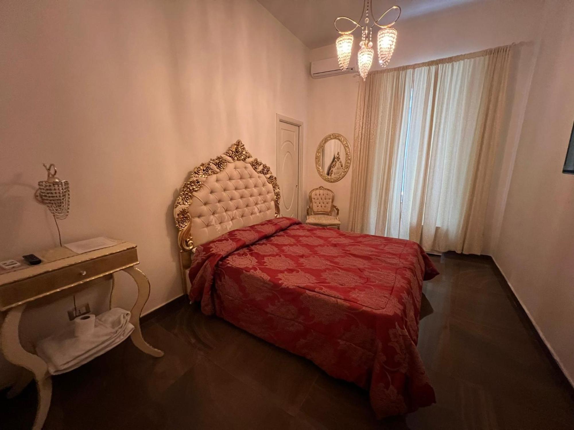 Beb Mariafrancesca Bed & Breakfast เนเปิลส์ ภายนอก รูปภาพ